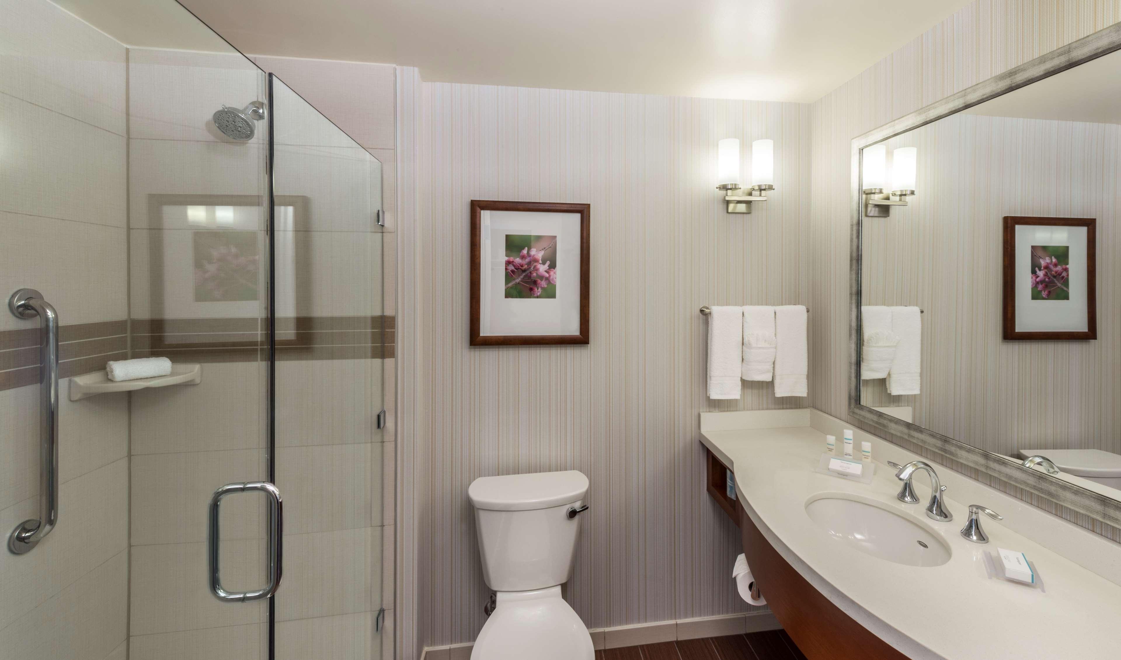 Hilton Garden Inn Alexandria Old Town National Harbor Bagian luar foto
