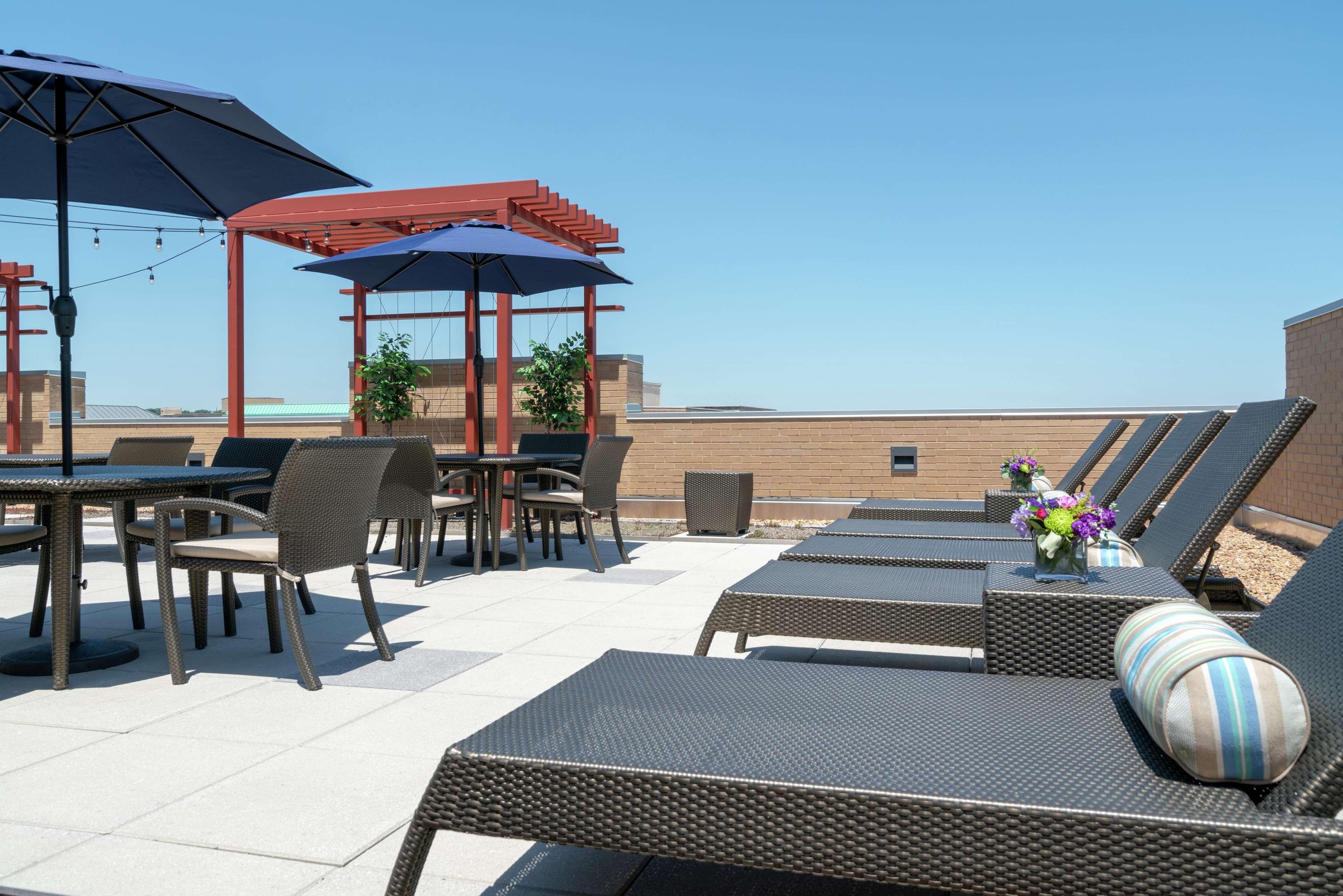 Hilton Garden Inn Alexandria Old Town National Harbor Bagian luar foto