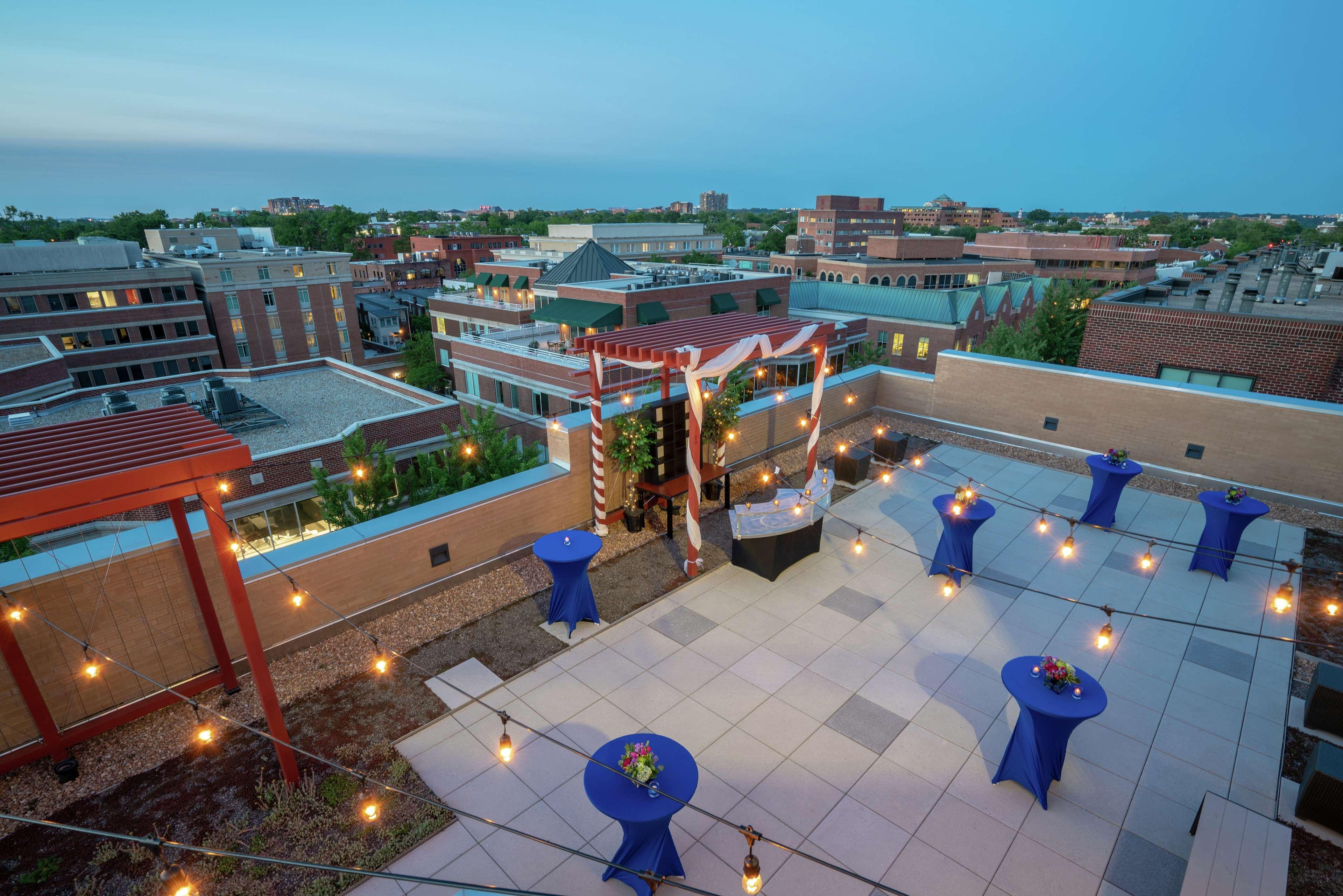 Hilton Garden Inn Alexandria Old Town National Harbor Bagian luar foto