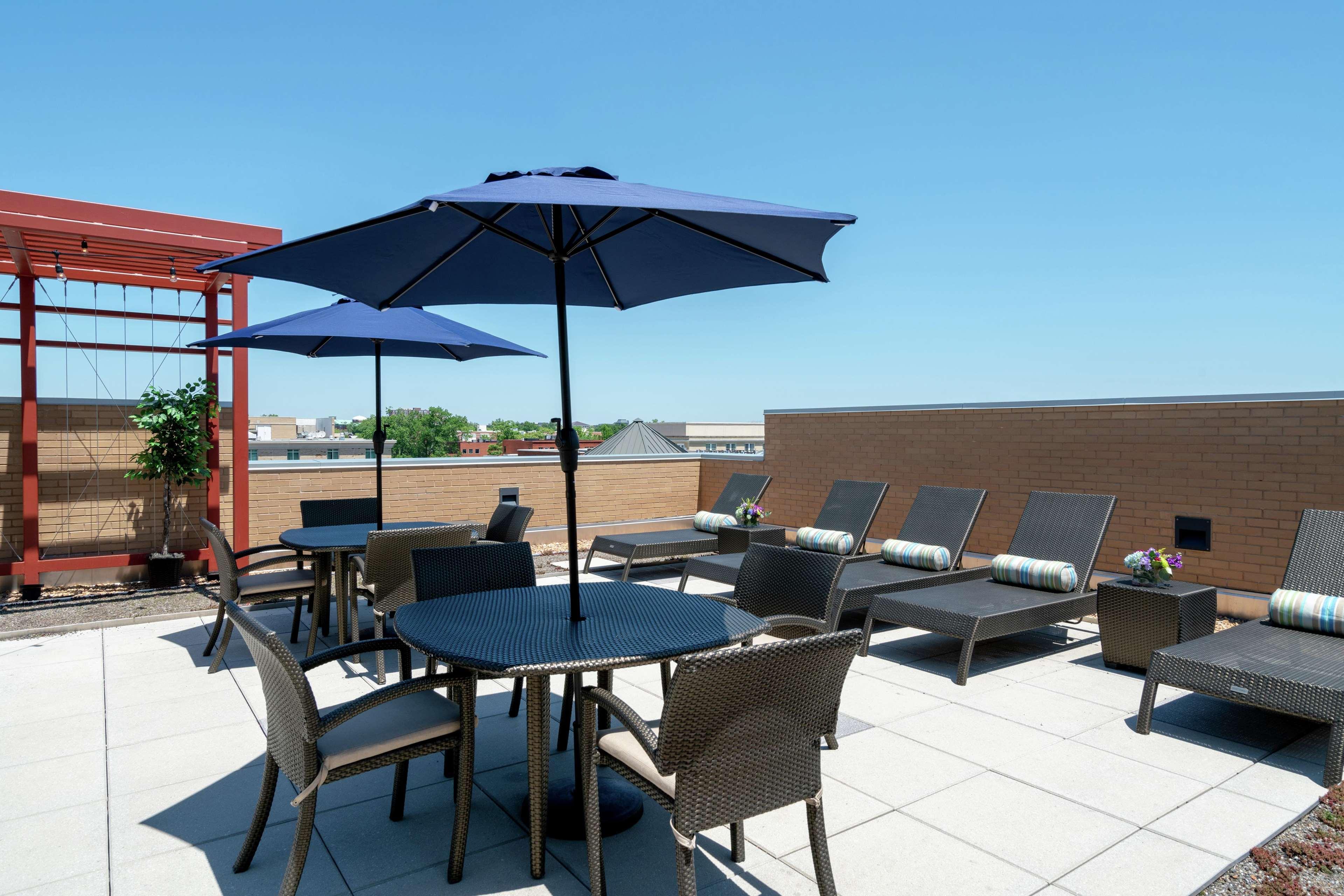 Hilton Garden Inn Alexandria Old Town National Harbor Bagian luar foto