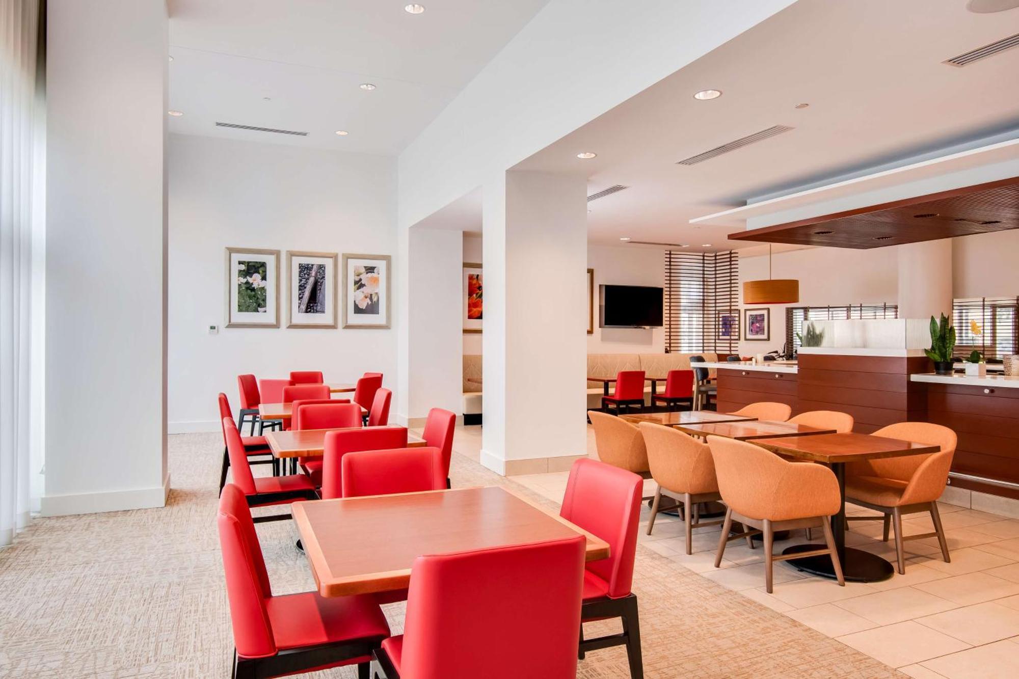 Hilton Garden Inn Alexandria Old Town National Harbor Bagian luar foto