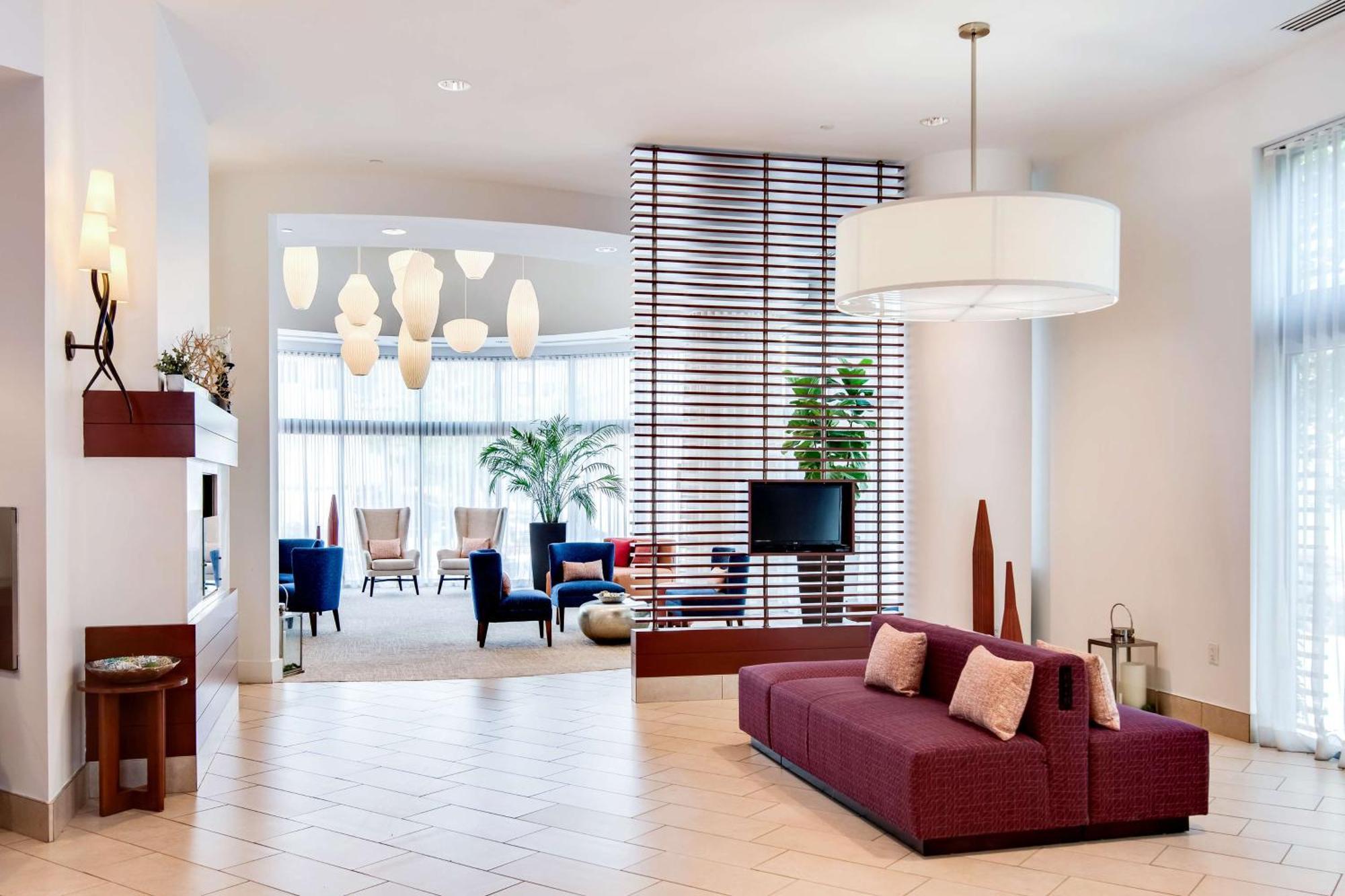Hilton Garden Inn Alexandria Old Town National Harbor Bagian luar foto
