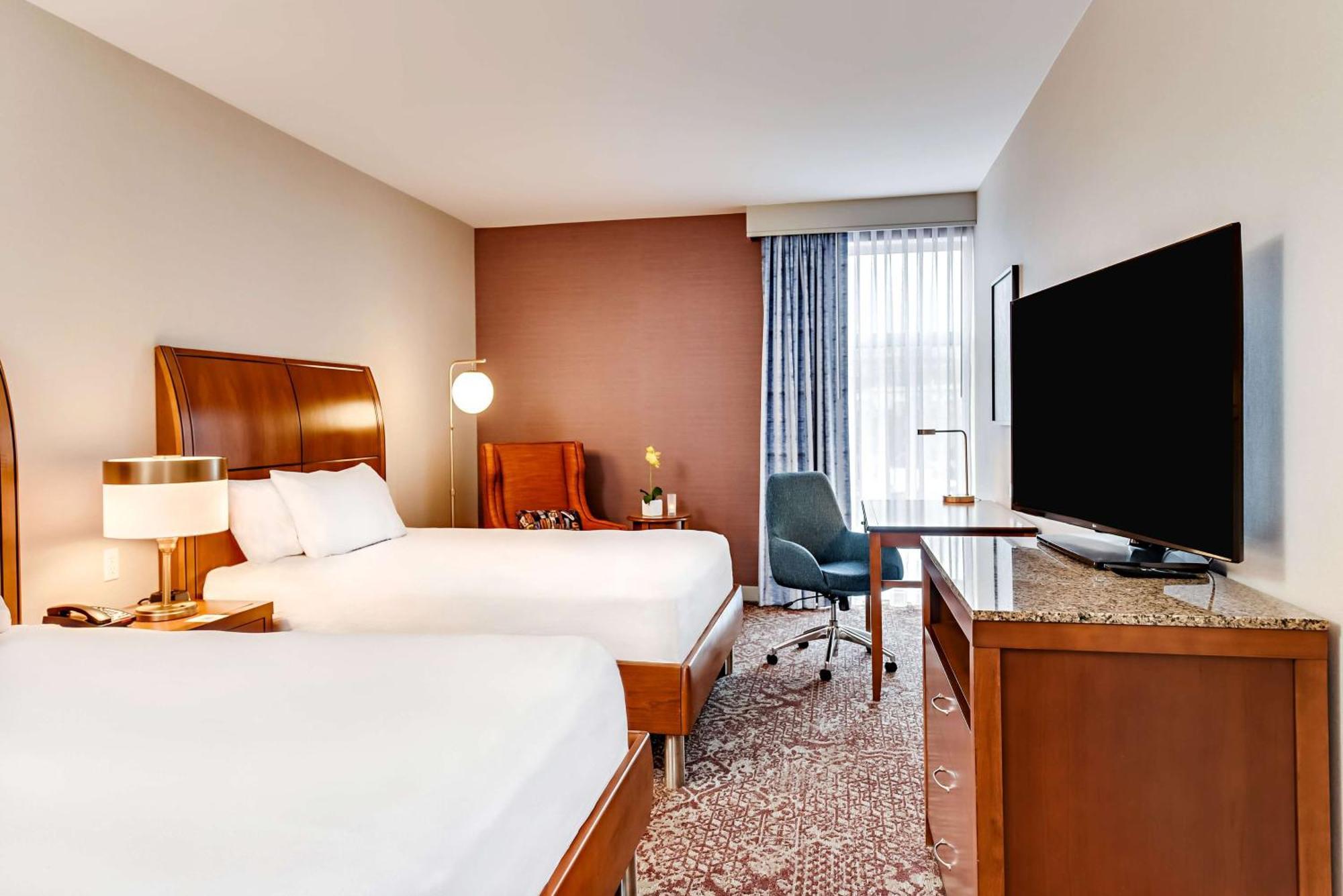 Hilton Garden Inn Alexandria Old Town National Harbor Bagian luar foto