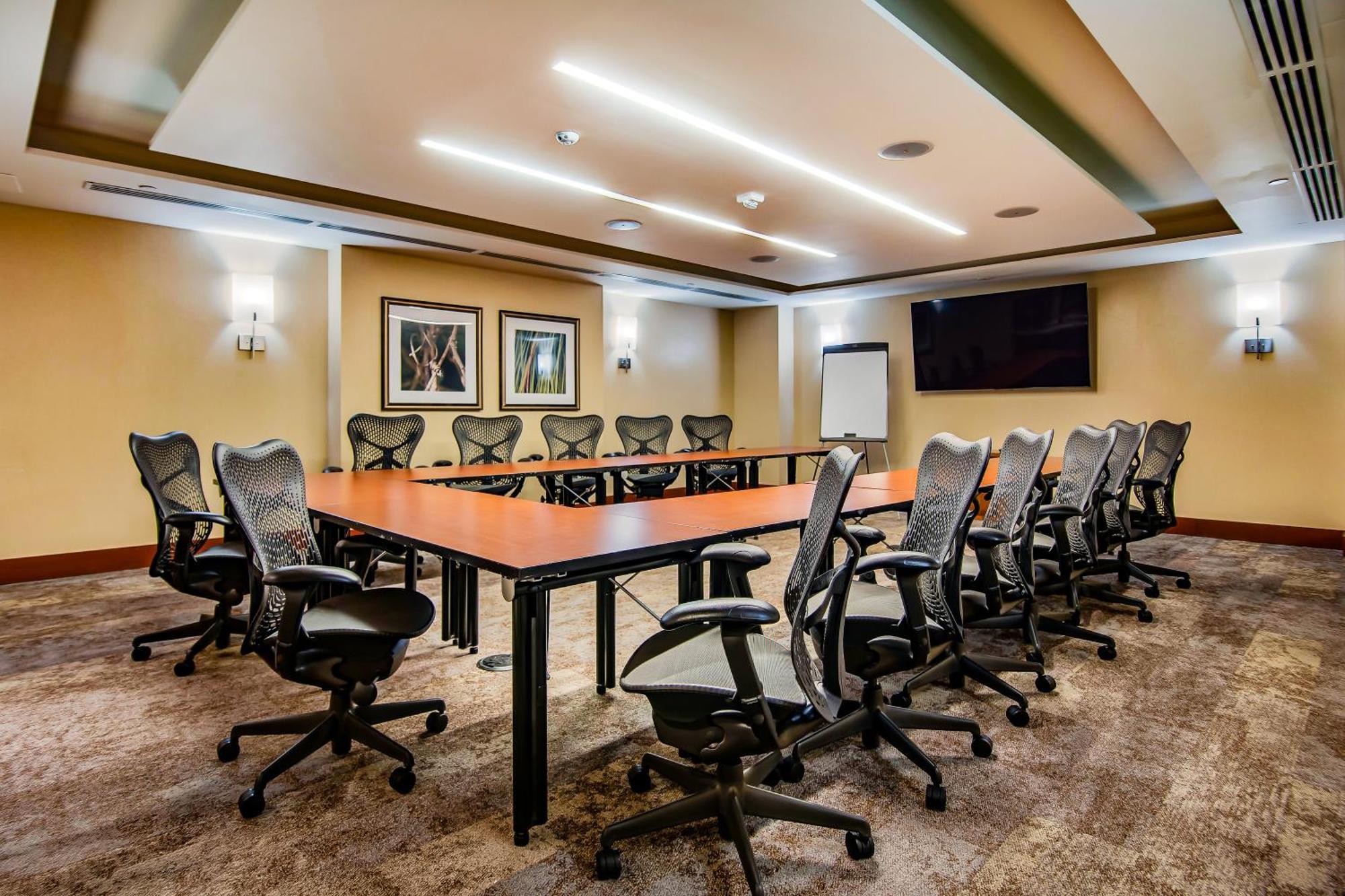 Hilton Garden Inn Alexandria Old Town National Harbor Bagian luar foto
