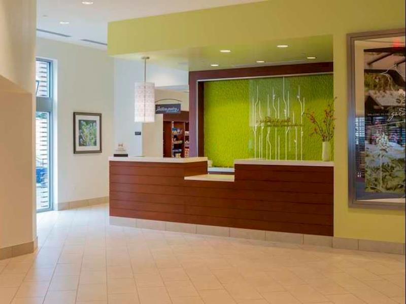 Hilton Garden Inn Alexandria Old Town National Harbor Bagian luar foto