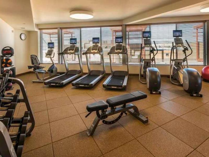 Hilton Garden Inn Alexandria Old Town National Harbor Bagian luar foto